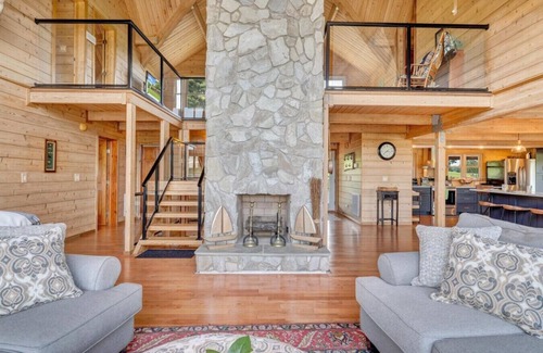 Goodview House | Great Lake Escape - Sleeps 6 -Allows 1 dog