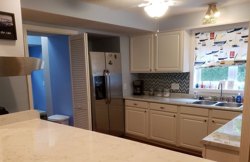 Dewy Rose House | Great Lake Hartwell Home with deep water access and quiet cove.