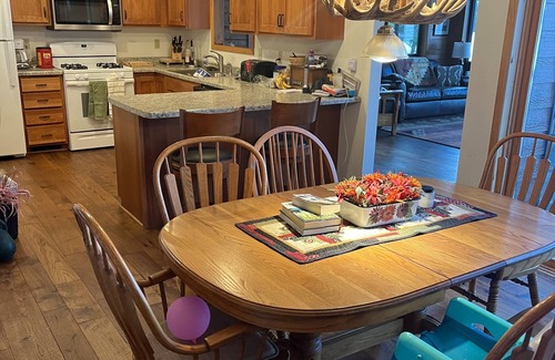 Conover House | Great lake home with 203 feet of private frontage.