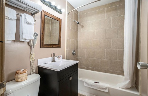 South Haven Hotel | Great Lakes Inn and Suites