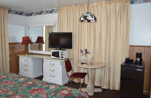 Fremont Hotel | Great Lakes Motel