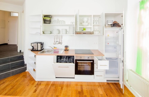 Innenstadt Apartment | Great large vacation apartment with 7 bedrooms, 2 eat-in kitchens, 19 beds, 4 bathrooms