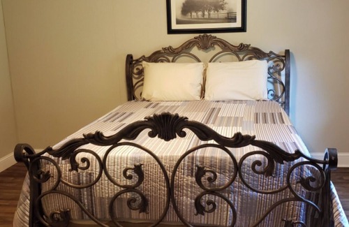 Newcomb House | Great little getaway for a ride in the Royal Blue Mountains , Pioneer Tennessee