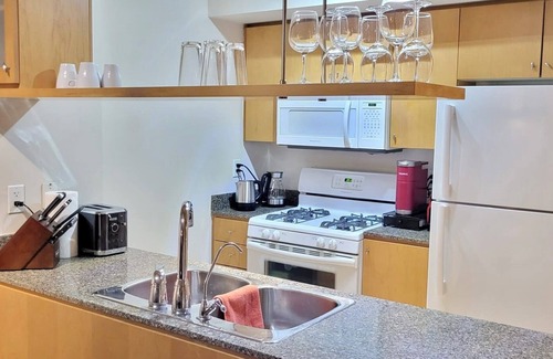 CityPlace Apartment | Great Locale 1BR + Den Suite