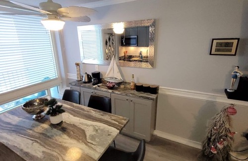 Lenox Park Condo | GREAT LOCATION- 1 BR/2 Bath Direct Oceanfront Condo- Free Wi-Fi new up date