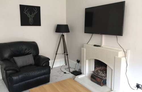 North West Apartment | Great Location 2 Bed West End Flat