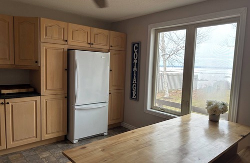 Callander Cottage | Great location and cozy cottage. Ice fishing. Walk in water entrance. Weed free