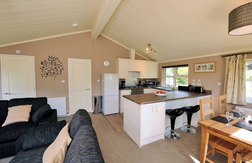 Narberth Ski Chalet | Great location and well-equipped lodge set in mature and beautiful gardens.