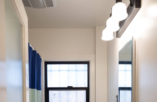 Mosswood Apartment | Great location! Bright, roomy apartment with quiet yard in North Oakland.