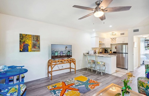 Gulfport Condo | Great Location~ Close to Beach~ Pet Friendly~ 1BR Beach Quarters #8