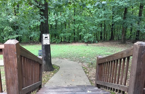 Ridgedale Cabin | GREAT LOCATION close to Branson & Big Cedar w/fireplace & hottub