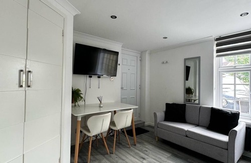 Oxford Apartment | “Great location” Cosy Modern Apartment inc. Twin/DBL Bedroom & Free Parking