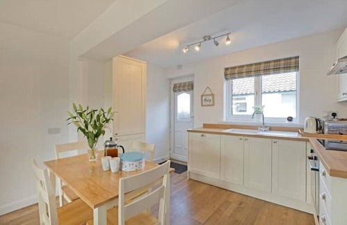 York Cottage | Great location ❤ Countryside views ❤ Quiet setting