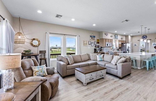 Surfside Beach House | Great Location, Fenced Yard, Pet Friendly! Low Rate!