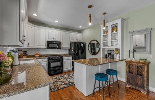 Sapphire House | Great Location for Rest and Relaxation.along with a Hot Tub!