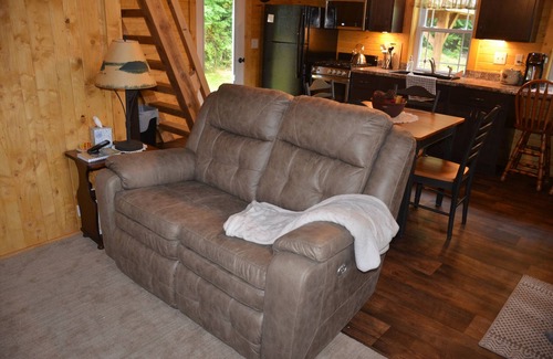 Meadville House | Great location for your autumn getaway!