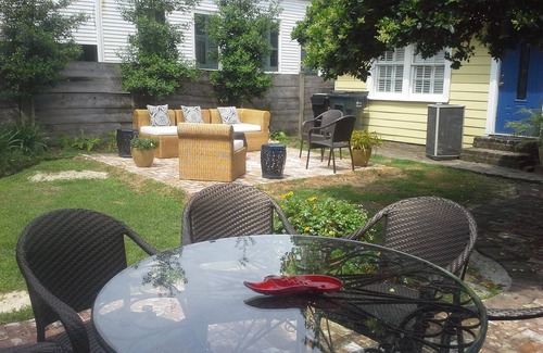 East Riverside House | Great location, Gorgeous house pet friendly perfect outdoor space! #21RSTR-13321