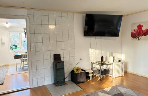 Granna Villa | Great Location, Great Price!