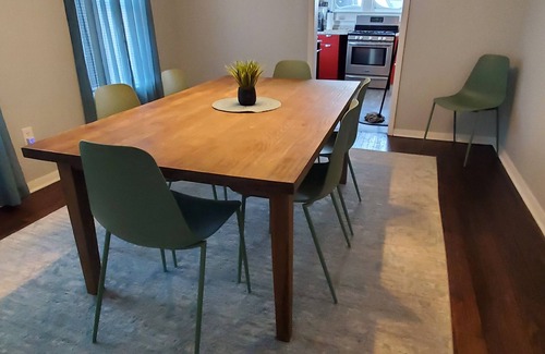 Davenport House | Great Location Great Value! 4 bedroom 2 full bath home in East Village