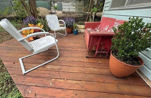 Foster Heights House | GREAT LOCATION! HIP EAST AUSTIN NEIGHBORHOOD! MINUTES FROM DOWNTOWN!