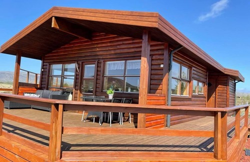 Selfoss Cottage | GREAT LOCATION IN GOLDEN CIRCLE - TOTAL PRIVACY - PRIVATE JACUZZI