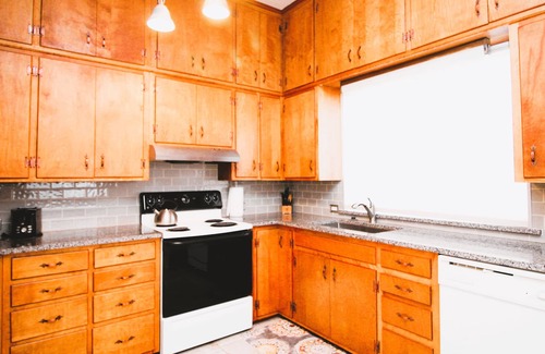 Ouray House | GREAT LOCATION- IN TOWN- 1 BLOCK TO MAIN- WALK TO EVERYTHING