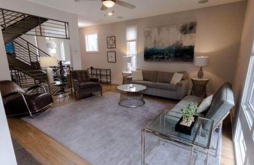 Edgehill House | Great Location, Large Home - Roof Deck, Walk to Ni