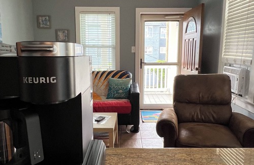 North End Condo | GREAT LOCATION-Next To Beach In Beautiful OC