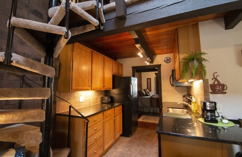 Benson Gardens Condo | Great location! Perfect for traveling medical professional or corporate housing