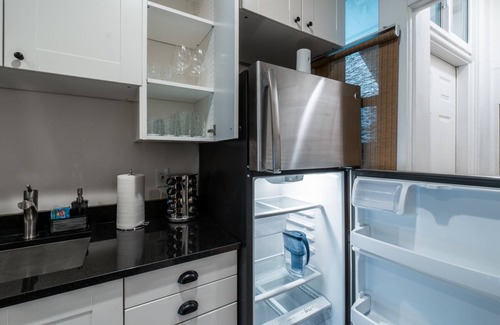 Central City Apartment | Great Location Safe Close to U of U Fast Internet