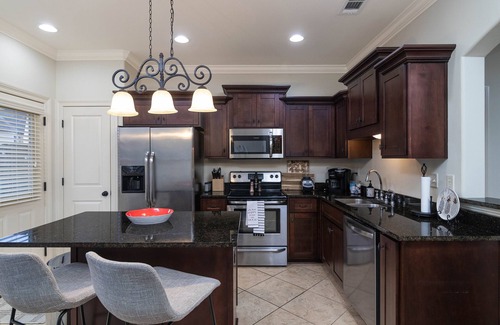 Oxford Condo | Great Location! Spacious condo1 mile to the Campus and short drive to the square