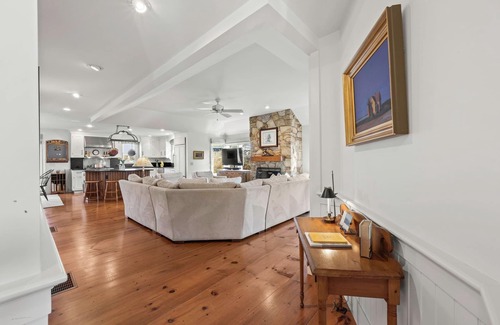 Chatham House | Great Location Steps to Chatham Lighthouse & Town