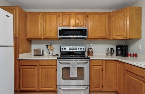 Manzanita House | Great location surrounded by trees! Dog Friendly with fenced yard.