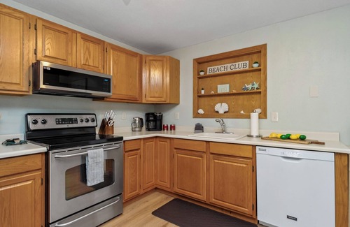 Manzanita House | Great location surrounded by trees! Dog Friendly with fenced yard.