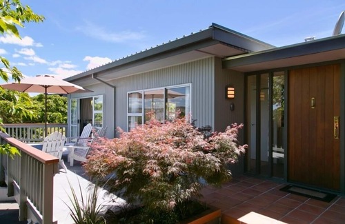 Waipahihi House | Great location,Thermal plunge pool, Free WIFI