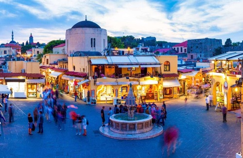 Fanai Villa | Great location to explore the area’s coves & bays