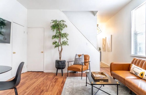 Central Northside House | Great Location to Pittsburgh Attractions