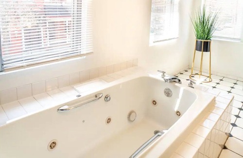 Central Northside House | Great Location to Pittsburgh Attractions