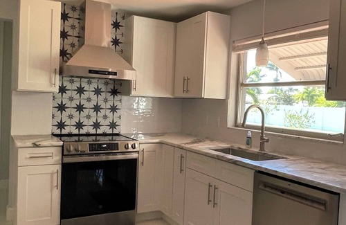 McGregor House | Great location