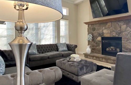 Sunset Heights House | Great Location!*Views!*Family Friendly!*Near Universities!