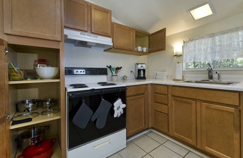 Heritage Cabin | Great Location-walking distance to downtown; quiet; historical district