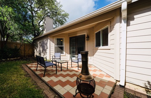 Woodridge House | Great location with everything you need!