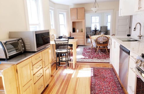 North Cambridge House | GREAT LOVELY CAMBRIDGE 3 BDRM/2 BATH VICTORIAN: 2-3 BLOCKS TO DAVIS SQ T