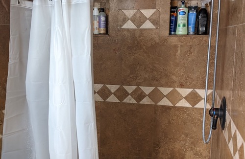 Ivey Ranch - Rancho Del Oro House | Great masterbedroom in socal 15 mins from beach