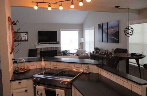 Kalispell House | Great Mid-to-Downtown Location only 30 minuets to Glacier National Park!