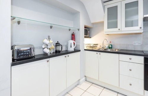 Portobello House | GREAT NEIGHBORHOOD SUPER 2 bed COTTAGE SUIT FAMILY