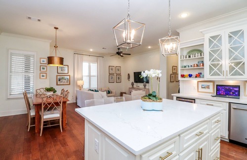 Country Club House | great new home close to campus and square