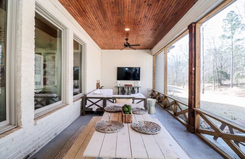 Country Club House | great new home close to campus and square