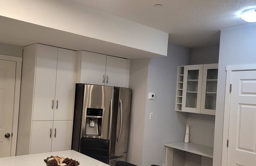 Calgary House | Great nice looking suite