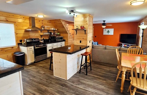 Greenville House | Great North Getaway- Sleeps 10- Direct ATV Access